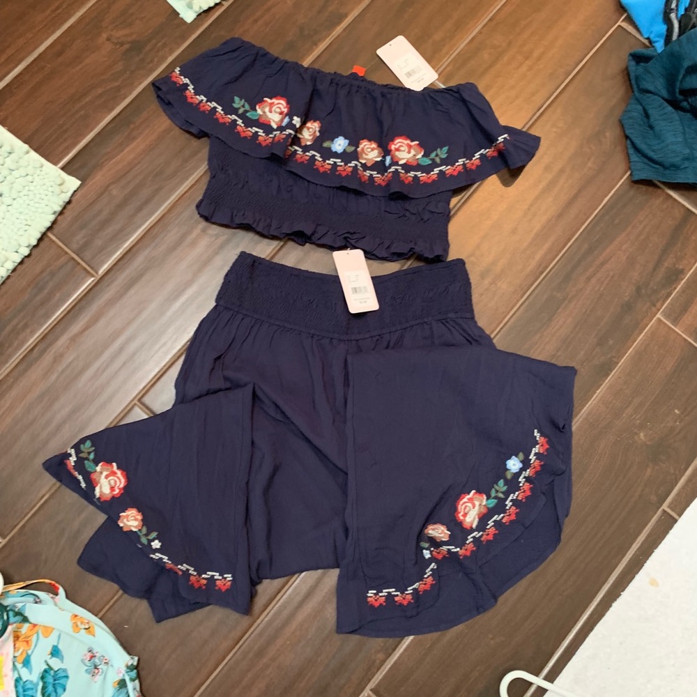 Crop top and pants